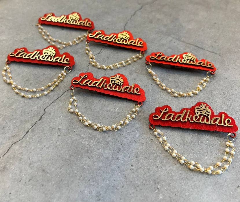 Design 2 Stylish Brooches Ladkewale Team Bride Groom Mdf Golden Plated Brooch Clips Pin for Men & Women for haldi, sadi, Reception,Wedding Events and many functions(Red)