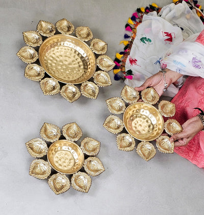 1 Set (3 Pcs) Decorative Round Gold Polish Urli Bowl Tealight Candle Holder Stand,Candle Holder for Home Decor,Mandir Decor,Diwali Decor, Floating Flowers,Candles Diya holder, Office,Table Decor, Entrance Decoration Item(Golden)