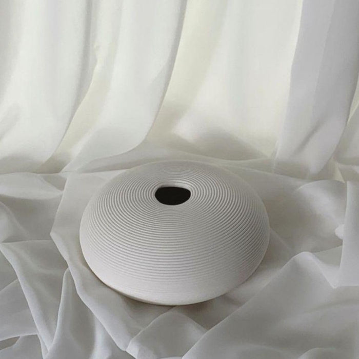 SATYAM KRAFT 1 Pcs Donut Shape Ceramic Vase for Flower Pot, Gift, Home Decor, Bedroom, Office Corner, Living Room, Valentine Décor Item (White) (Pack of 1)