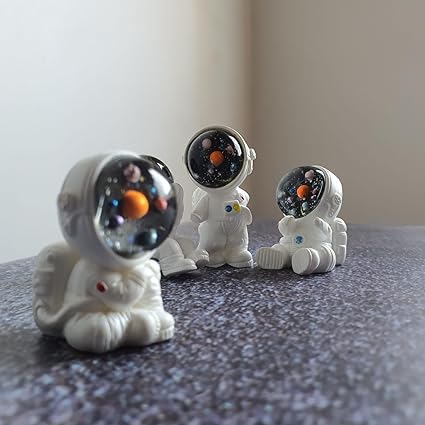 1 Set(4 Pieces) Astronaut Miniature Set for Unique Gift, Home, Bedroom, Living Room, Office, Restaurant Decor, Figurines and Garden Decor Items(Multicolor)(Resin)