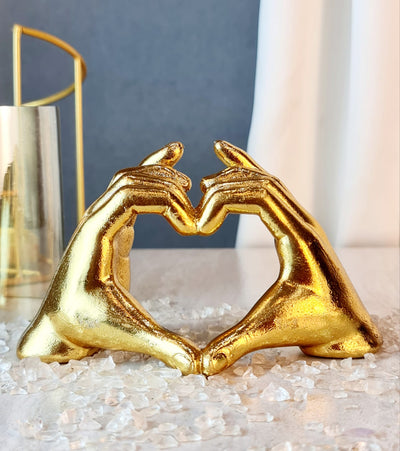 1 pc Heart Shape Resin Showpiece, Love, Home Decor Showpiece – Elegant Resin Art Design for Valentine, Bedroom Décor, Decorative Room Enhancement