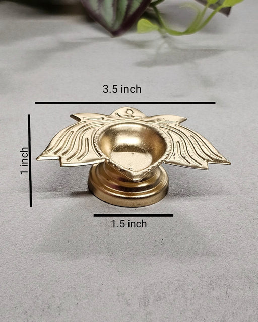 5 Pcs Decorative Gold Polish Decorative Metal Diya Candle Holder for Home Decor,Mandir Decor,Diwali Decor, Floating Flowers,Candles Diya holder, Office,Table Decor, Entrance Decoration Item (Pack of 1) (Golden)
