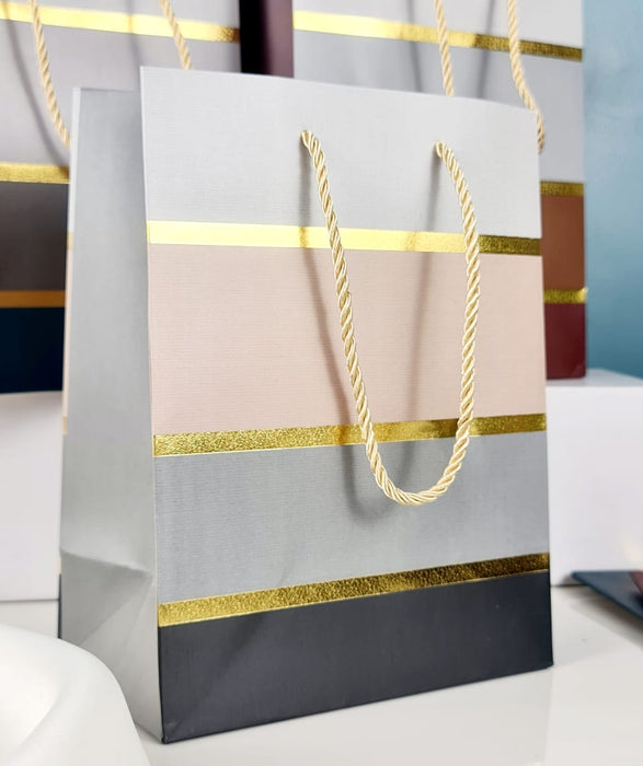 Paper Bag Goodie Bags With Handle Gift Paper bag, gift For Valentine Gifting, marriage Return Gifts, Birthday, Wedding, Party, Season's Greetings (Random Colour)