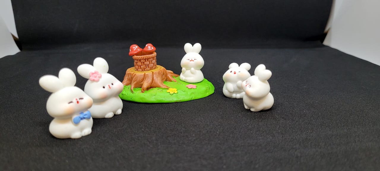 1 Set Rabbits Miniature Set for Home, Bedroom, Living Room, Office, Restaurant Decor, Figurines and Valentine Decoration Items, (Resin) (Multicolor)