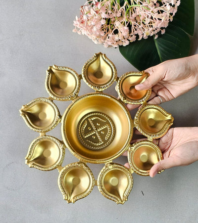 1 Pcs Decorative Round Gold Polish Decorative Urli Bowl Candle Holder for Home Decor,Mandir Decor,Diwali Decor, Floating Flowers,Candles Diya holder, Office,Table Decor, Entrance Decoration Item (Pack of 1) (Golden)