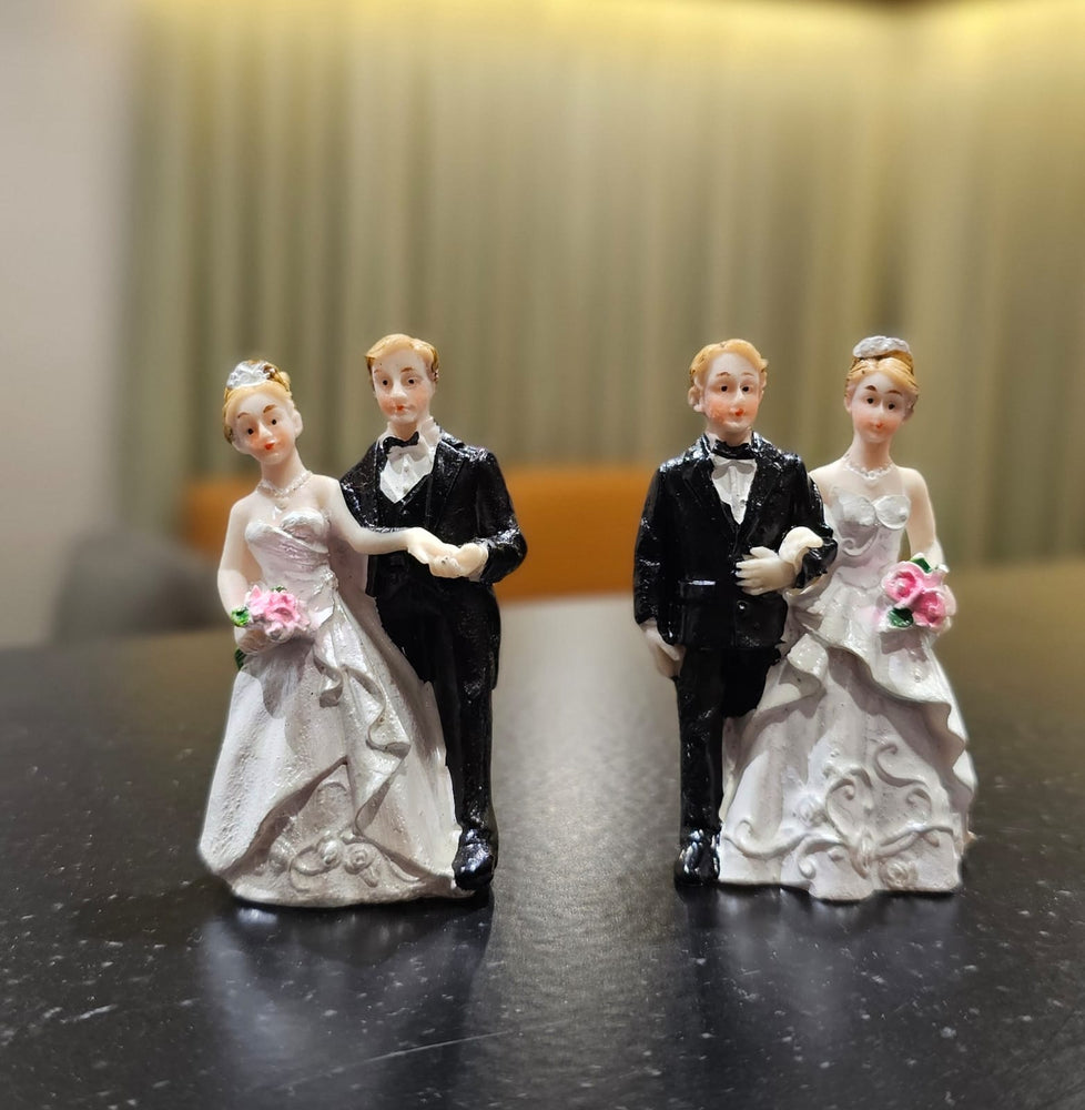 Pack of 2 Small Size Couples Miniature Set for Home, Bedroom, Living Room, Office, Restaurant Decor, Figurines,Christmas Decoration,Cake Topper, Wedding ,Ring Ceromany Platter Decor Items(2 Couple Set, Multicolor) (Small)